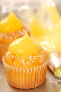 Lemon Cupcake with Lemon Curd